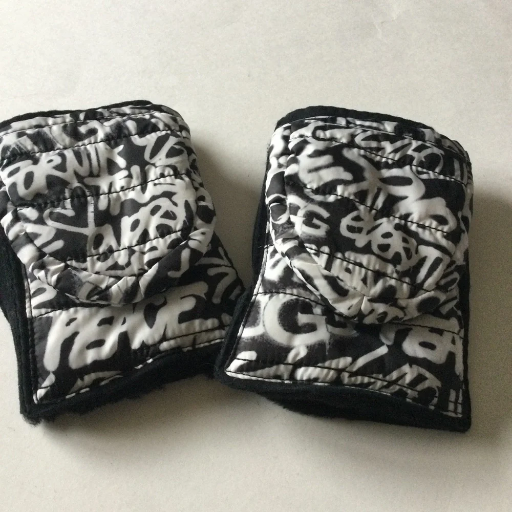 UGG CONVERTIBLE FLIP MITTENS FINGERLESS GLOVES SHEEPSKIN BLACK GRAFFITI L/XL NEW